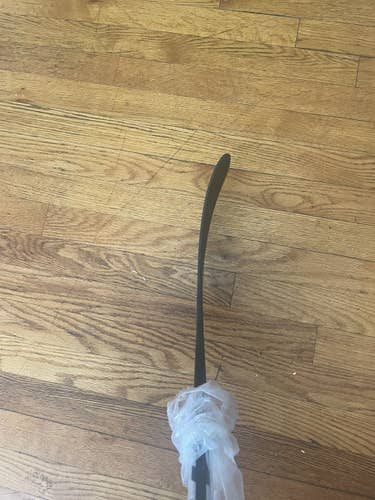 Senior Left Hand W28 Alpha DX Pro Team Hockey Stick