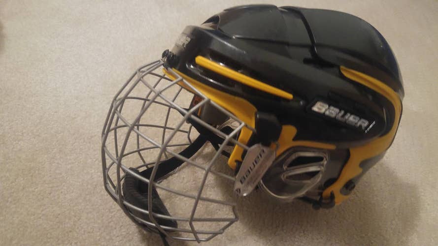 Black Used Small Bauer 9900 Helmet Combo | Black/Gold