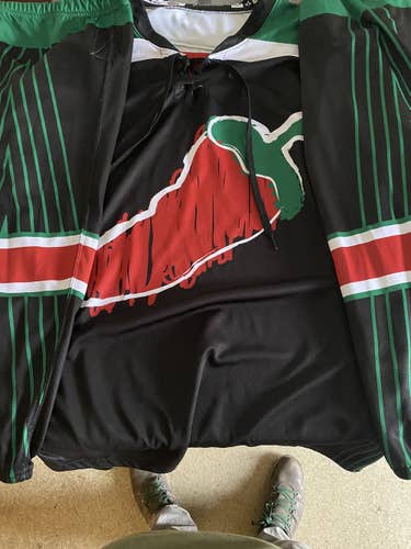 Jalapeños Alaskan Socks And Jersey Black Used XL Other Pro Stock Jersey
