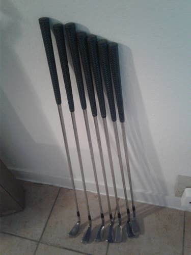 Wilson Ladies - Forged Irons 3-9i - Steel shafts w Big Bertha Gems Driver; Adam 7W; Nike Putter