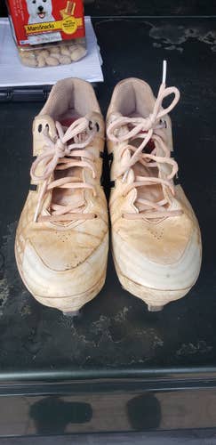 White Used Adult Men's Size 8.5 (Women's 9.5) Metal New Balance Low Cut