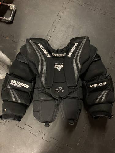 Senior XL Vaughn Pro Stock Ventus SLR Pro Carbon Goalie Chest Protector