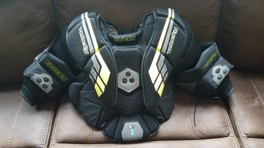 Junior Used Small Vaughn Velocity VE8 Pro Goalie Chest Protector