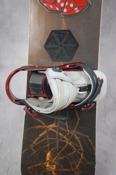 BURTON TROOP WOMENS SNOWBOARD SIZE 146CM WITH MEDIUM BURTON