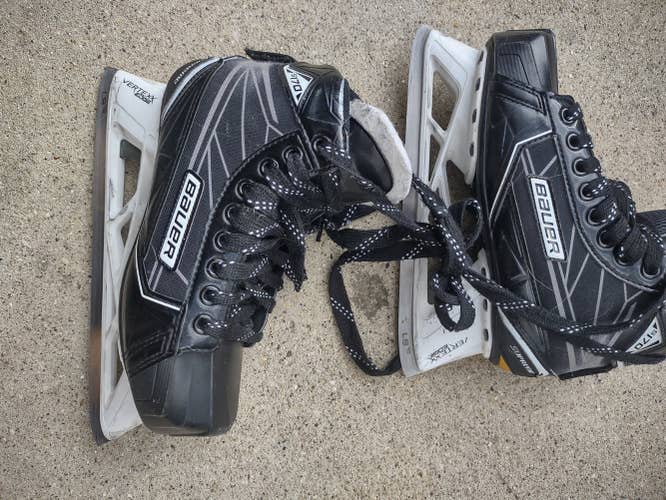Used Junior Bauer Supreme S170 Hockey Goalie Skates Regular Width Size 6