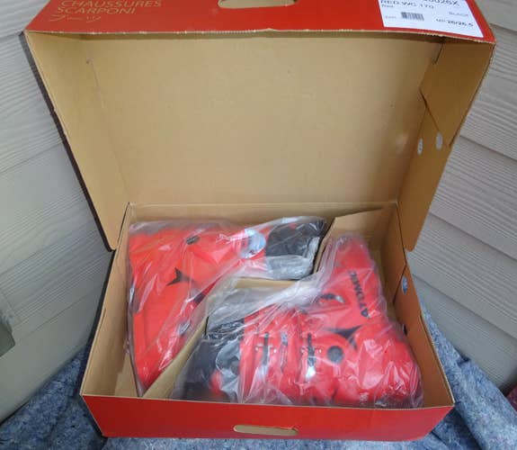 2020 Atomic Redster World Cup 170 Ski Boots NEW! Size 26.5