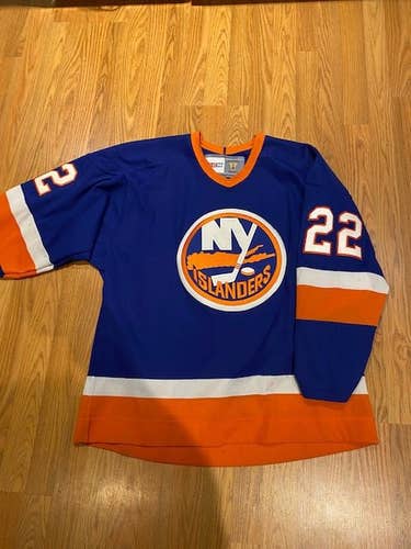 Mike Bossy. New York Islanders. Vintage CCM Jersey. Size Large