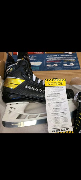 Senior New Bauer Supreme UltraSonic Hockey Skates Wide Width Size 6.5