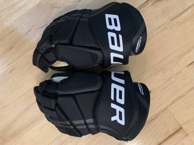 Black Used Junior Bauer Vapor X3.0 Gloves 12"