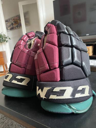 CCM 14" Pro Stock HG50PP Gloves Kachina Coyotes Perlini