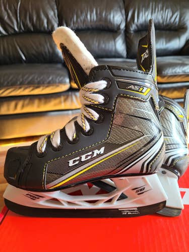 Youth New CCM Super Tacks AS1 Skates Size 11