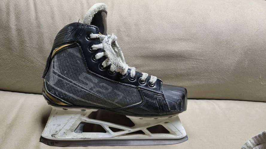 Junior Used Bauer Supreme S27 Goalie Skates Regular Width Size 3.5