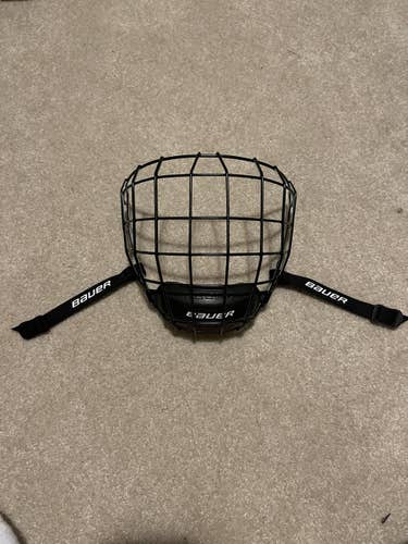 LIKE NEW Bauer Profile II Oreo Cage Large