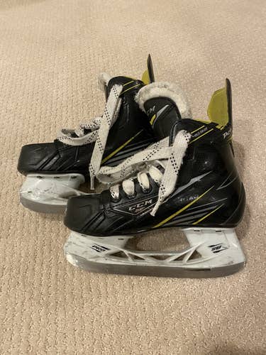 CCM Tacks 4092 Hockey Skates Size 13.5