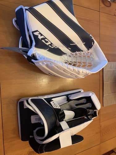 CCM EFLEX 5.9 GLOVE AND BLOCKER
