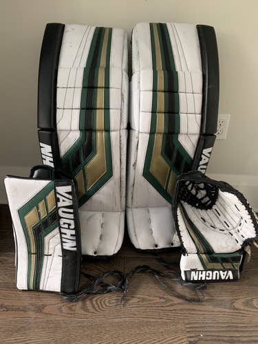 Used Senior 33" Vaughn Regular Ve8 Pro Carbon Goalie Full Set Pro Stock