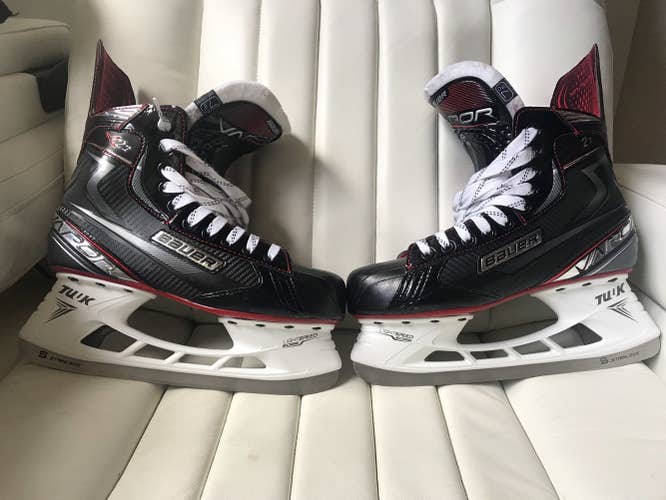 Senior Bauer Regular Width Size 7.5 Vapor X2.7 Hockey Skates