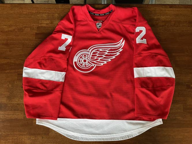 Game worn Detroit red wings jersey