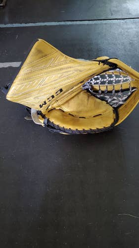 Gold Senior Used CCM Regular Extreme Flex 4