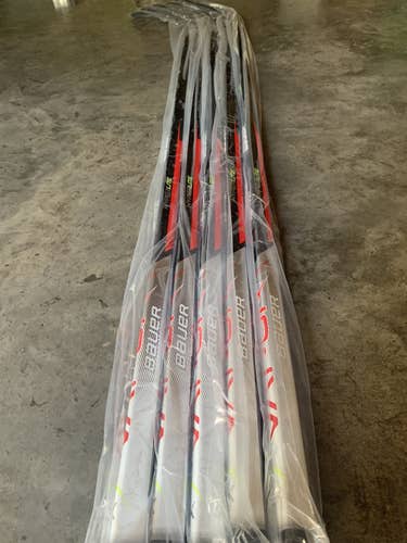 New Right Handed Vapor Hyperlite Hockey Stick