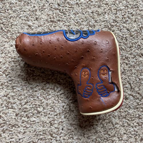 Thumbs up putter head cover