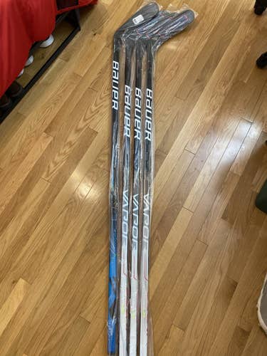 Senior Right Handed Toe Pattern Vapor Hyperlite Hockey Stick