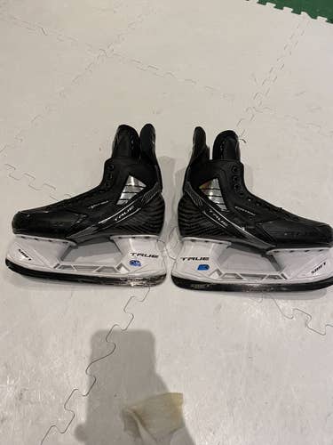 Senior True pro Custom hockey skates 7.5