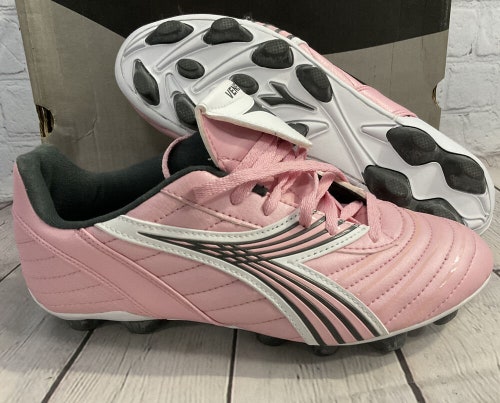 Diadora Women’s Veneto MD Jr Pink Leather Soccer Cleats Size 6 New With Box