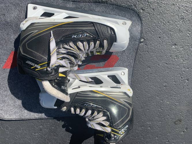 CCM 6092 Goalie Skates