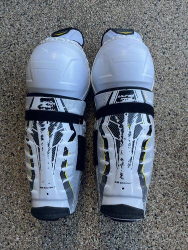 Senior CCM Pro Stock Ultra Pro Shin Pads