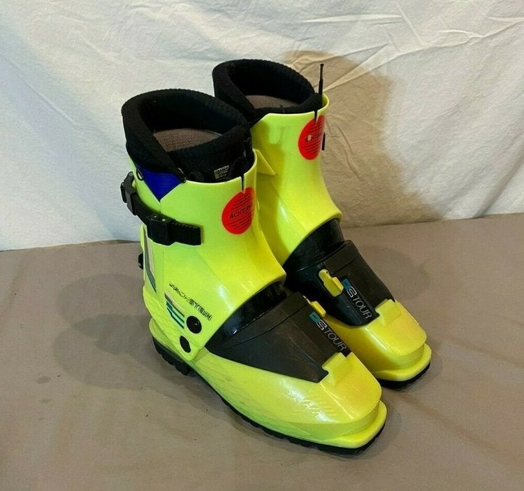ski boots 27