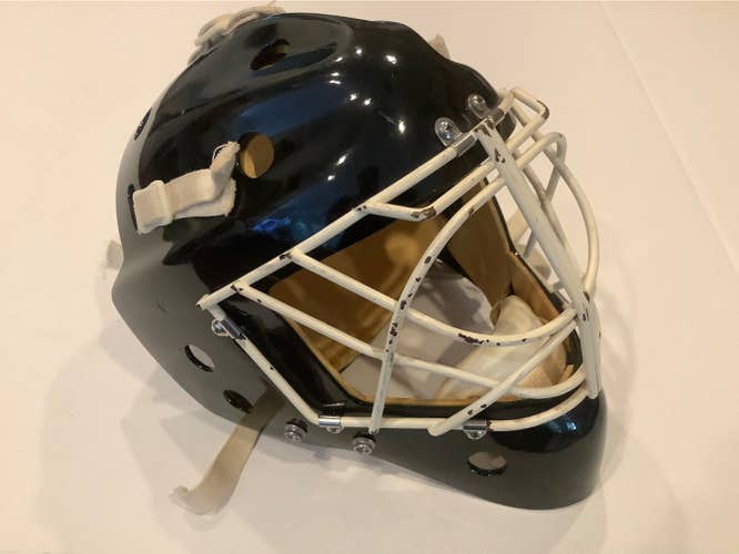 Badger Elite goalie mask, large