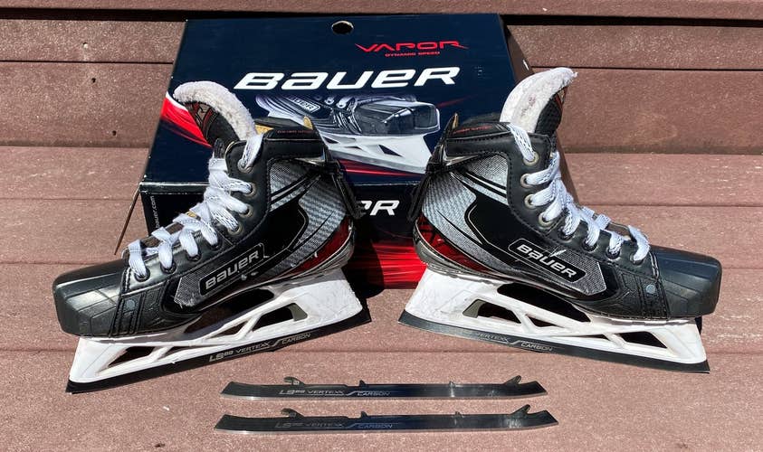 Intermediate Bauer Vapor 2X Pro Goalie Skates Size 4.5 D with Extra Set LS5-G Black Steel