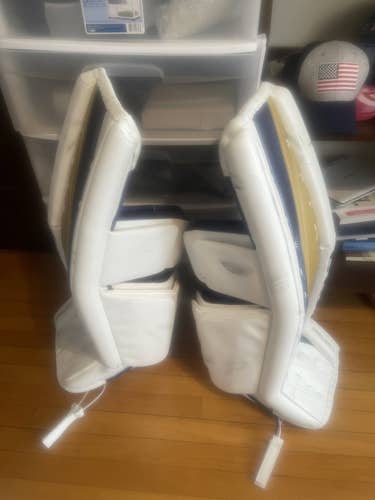 Used 32" CCM Premier II Pro Goalie Leg Pads