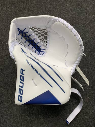 Bauer Vapor Hyperlite Goalie Sr Catch Glove White & Royal WOW SUPER NICE!!!