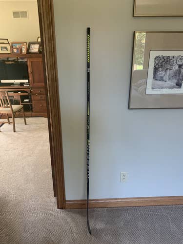 Senior Right Handed Mid Pattern Pro Stock Alpha DX Pro Team Hockey Stick