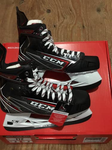 Senior CCM Regular Width  Size 9 JetSpeed FT2 Hockey Skates