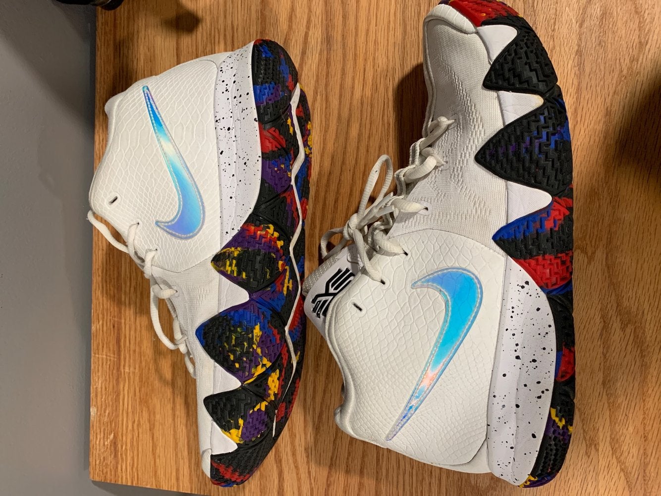 激レア］NIKE Kyrie 4 EP 'NCAA Tournament - スニーカー