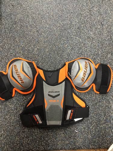 Youth Large Bauer  Supreme One.4 Shoulder Pads