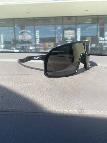 Black Prizm Oakley Sutro