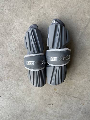 New Medium Maverik Max Arm Pads