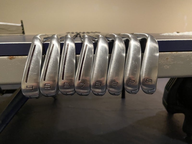 Men's Right Handed Regular Flex Steel Shaft P790 Iron Set