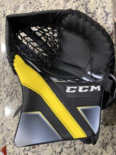 CCM Regular Axis Pro glove