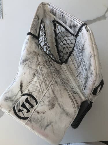 Warrior Ritual G5 Intermediate Goalie Glove