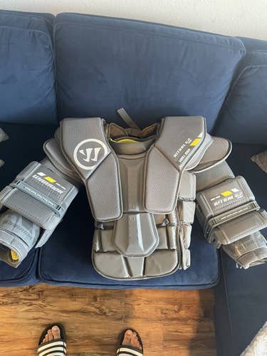 Used Small Warrior Pro Stock Ritual G2 Goalie Chest Protector