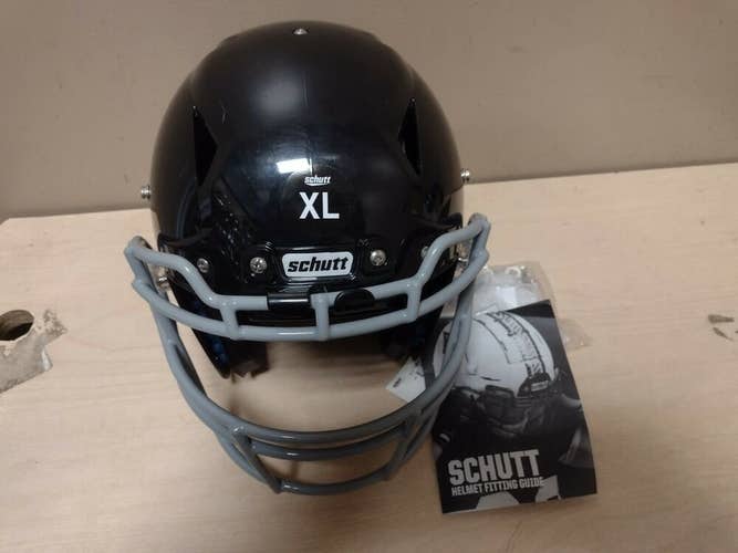 Schutt Football Helmet 203990 Youth Vengeance XL Black w Facemask New