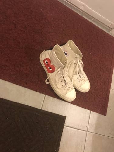 White Unisex Size 10 (Women's 11) Converse Shoes