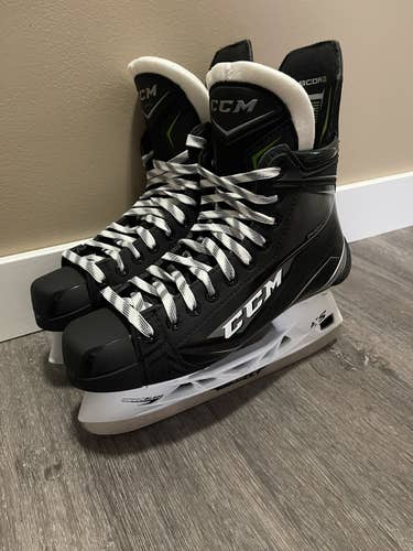 Senior CCM Regular Width  Size 8.5 RibCor 76k Hockey Skates
