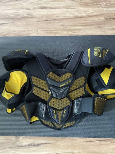 Senior Medium Bauer Supreme TotalOne MX3 Shoulder Pads