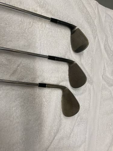 Men's Right Handed Stiff Flex Steel Shaft Wedge